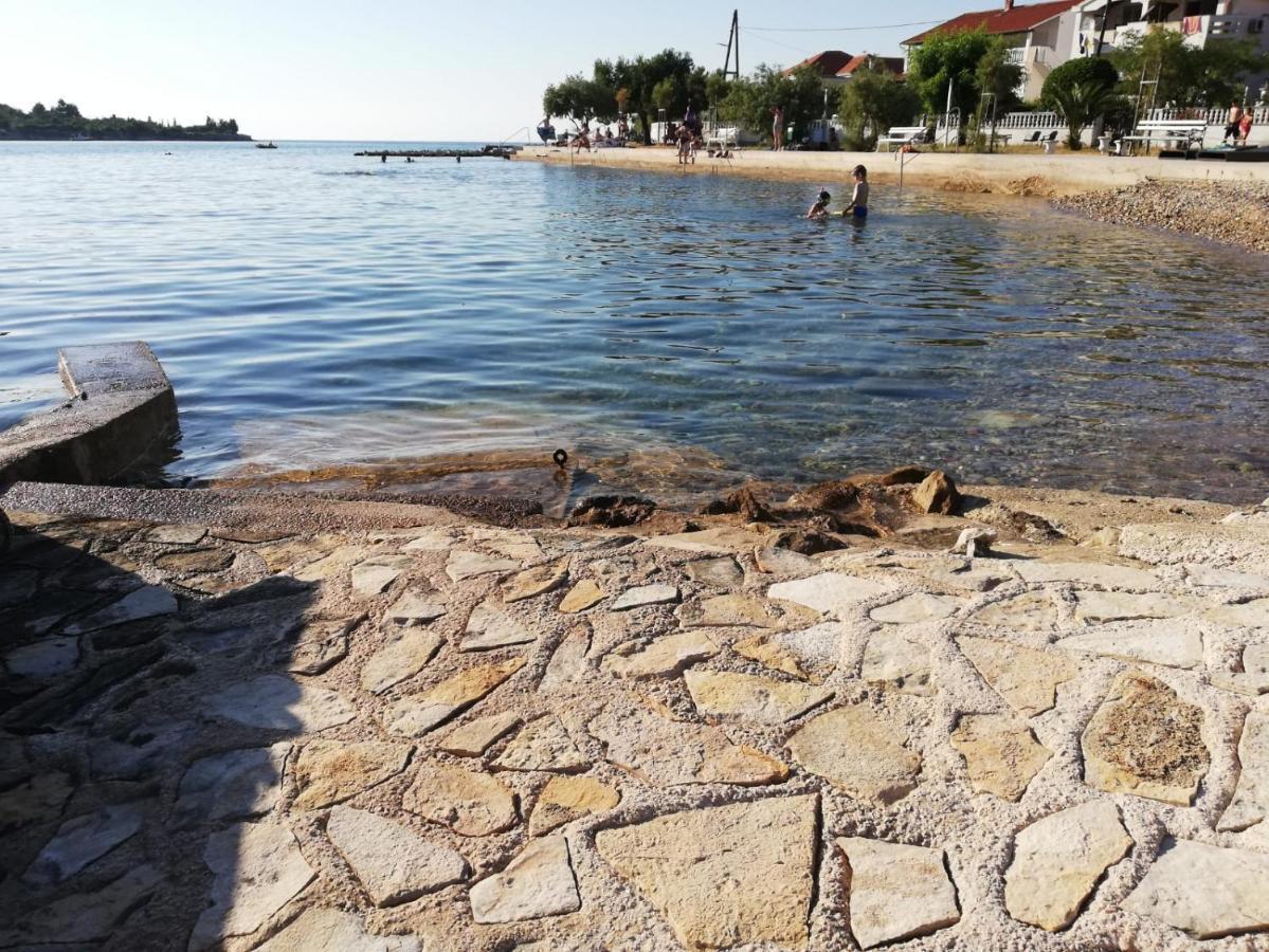 Apartman Andela Preko Εξωτερικό φωτογραφία