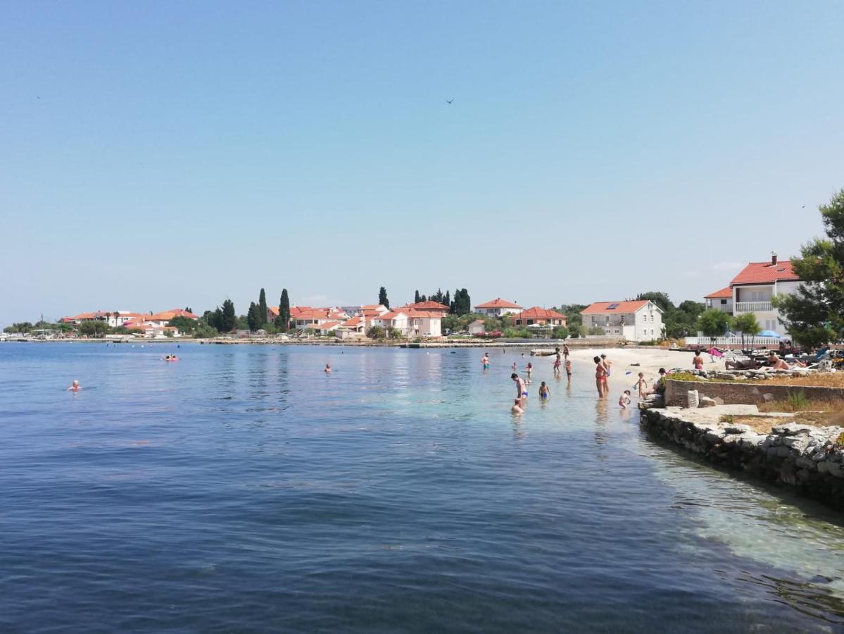 Apartman Andela Preko Εξωτερικό φωτογραφία